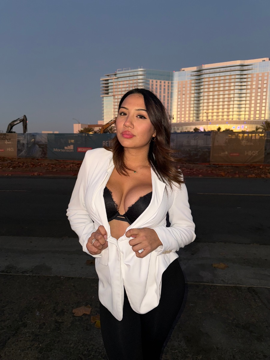 Take a pause and enjoy Ali Cruz — streaming from Chennai