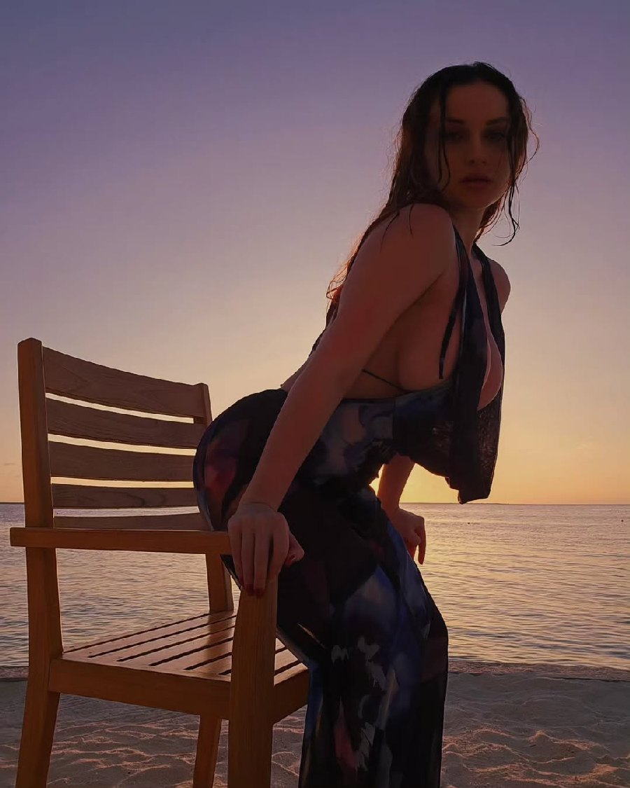 Sexy girl Miranda Faith nude in Chennai