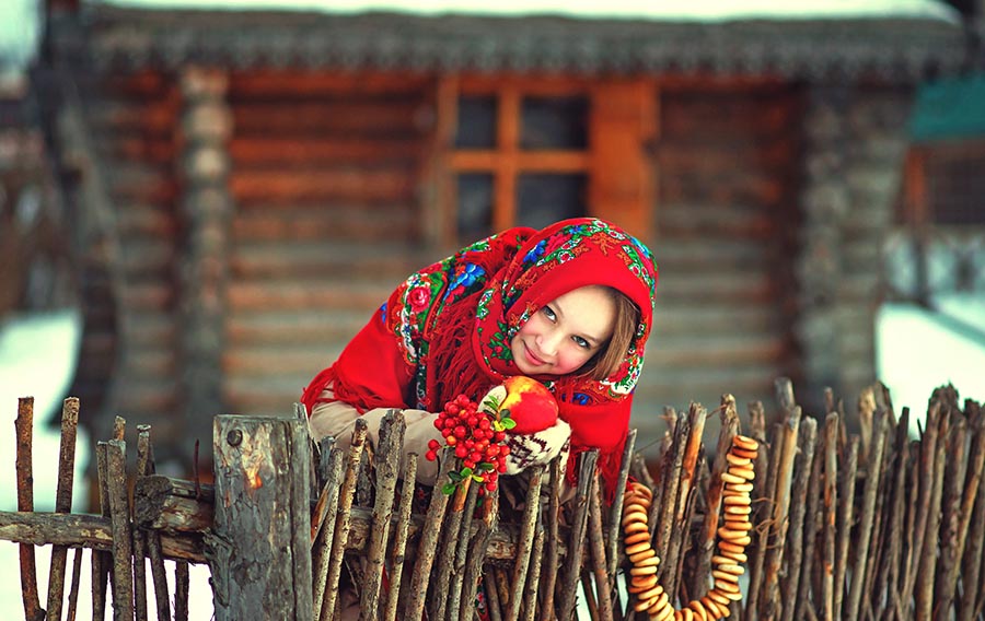 Sexy girl Women in Slavic costumes in Chennai