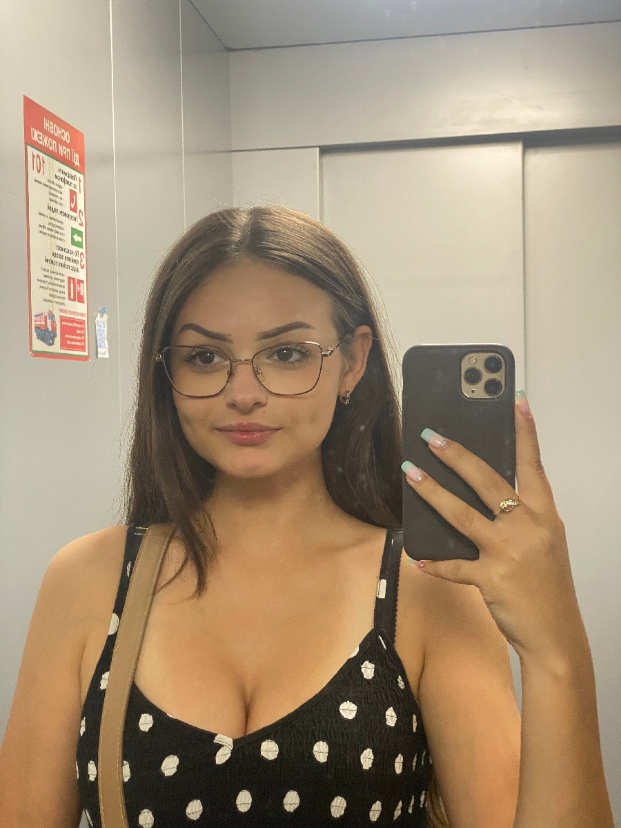 Sexy model Stacy in Chennai