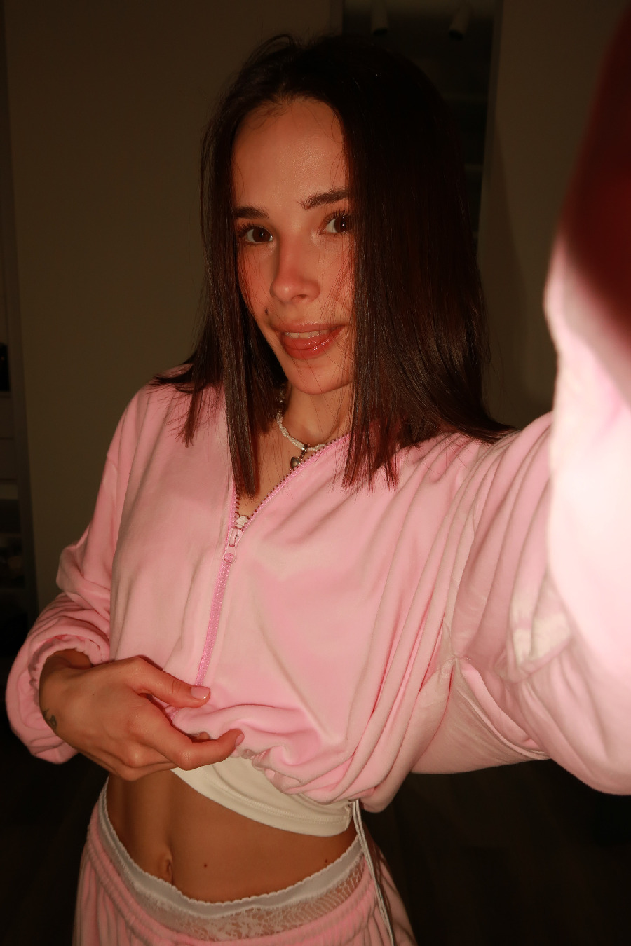 Tina brings the glow — live moments in Chennai